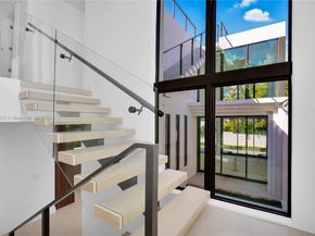 5630 Pine Tree Dr, Miami Beach FL 33140