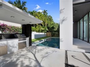 5630 Pine Tree Dr, Miami Beach FL 33140