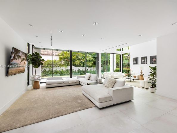5630 Pine Tree Dr, Miami Beach FL 33140