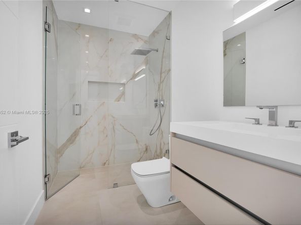 5630 Pine Tree Dr, Miami Beach FL 33140