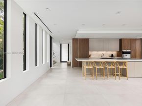 5630 Pine Tree Dr, Miami Beach FL 33140
