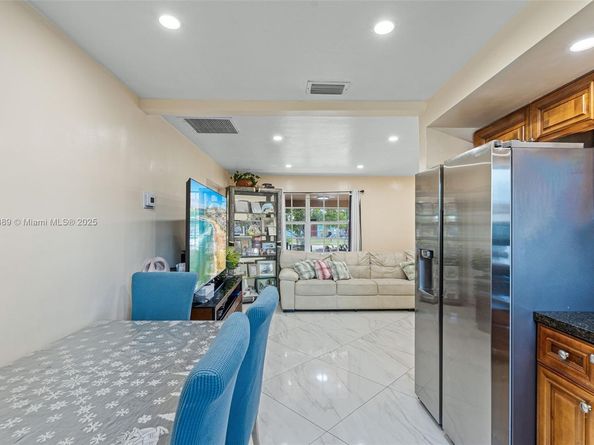 6233 Rodman St, Hollywood FL 33023