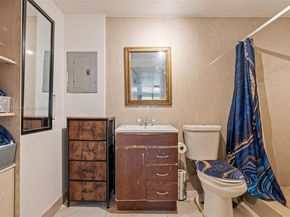 6233 Rodman St, Hollywood FL 33023