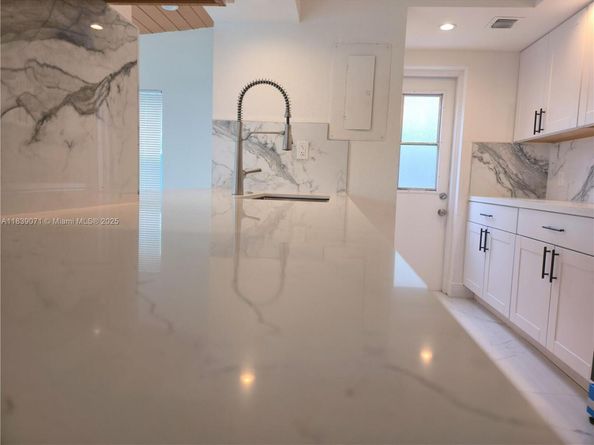 1141 SW 8th Ter, Fort Lauderdale FL 33315