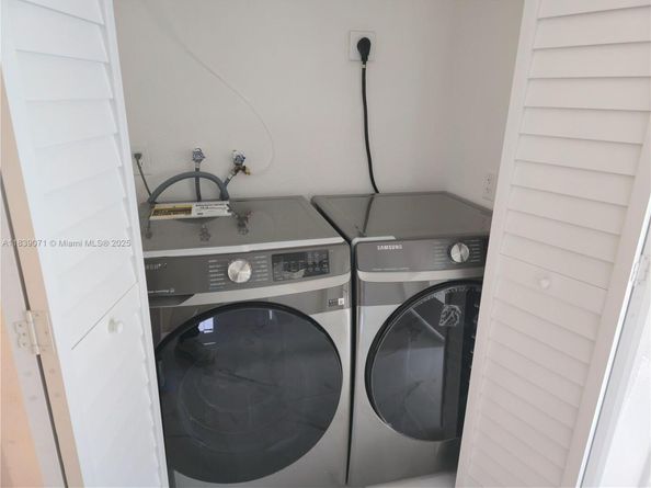 1141 SW 8th Ter, Fort Lauderdale FL 33315