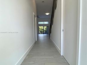 909 NW 45th Ter, Plantation FL 33317
