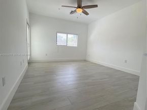 909 NW 45th Ter, Plantation FL 33317