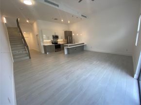 909 NW 45th Ter, Plantation FL 33317