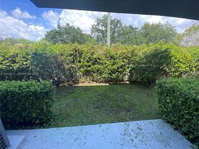 909 NW 45th Ter, Plantation FL 33317