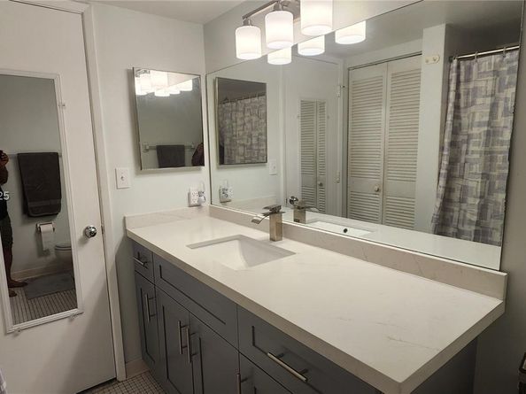 111 Gardens Dr 203, Pompano Beach FL 33069