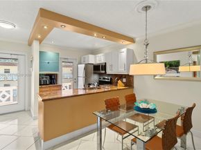 5121 W Oakland Park Blvd 304, Lauderdale Lakes FL 33313