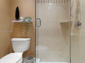 5121 W Oakland Park Blvd 304, Lauderdale Lakes FL 33313