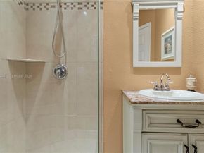 5121 W Oakland Park Blvd 304, Lauderdale Lakes FL 33313