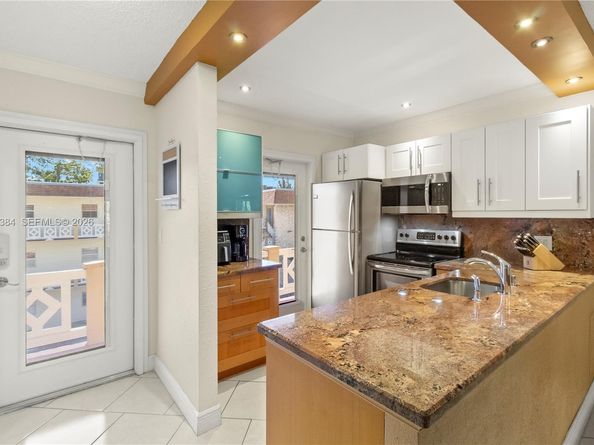 5121 W Oakland Park Blvd 304, Lauderdale Lakes FL 33313