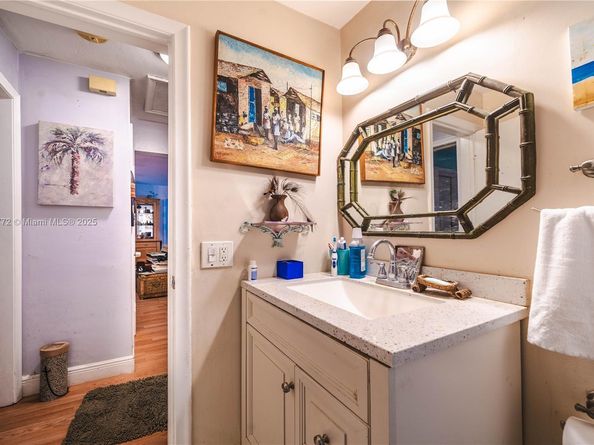 3230 N 72nd Ter, Hollywood FL 33024