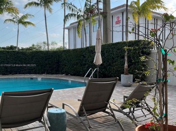 2351 Douglas Rd 1109, Miami FL 33145