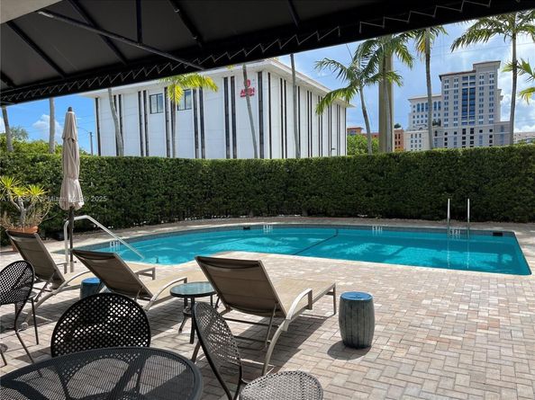 2351 Douglas Rd 1109, Miami FL 33145
