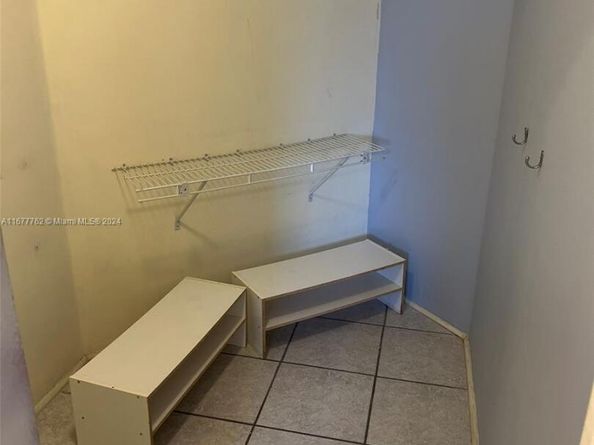 Undisclosed Address #A11677762, Miami FL 33186