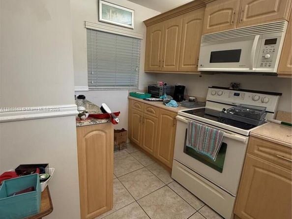 Undisclosed Address #A11845513, Davie FL 33324