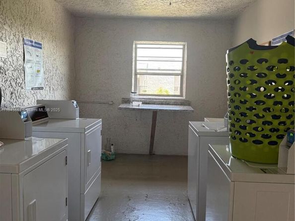 Undisclosed Address #A11845513, Davie FL 33324