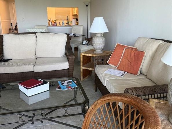 Undisclosed Address #A11845513, Davie FL 33324