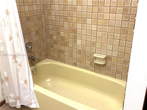 100 NW 129th Ave, Plantation FL 33325