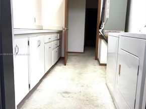 100 NW 129th Ave, Plantation FL 33325