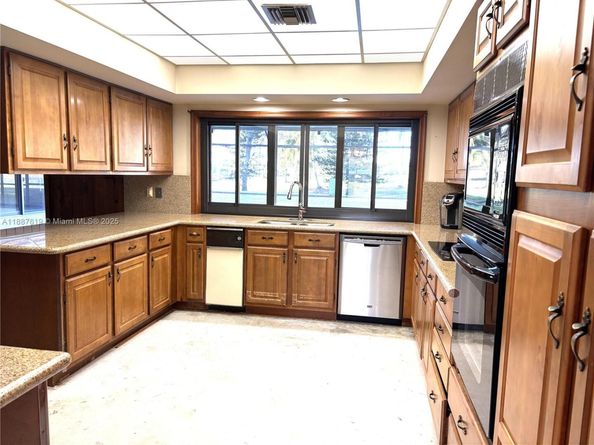 100 NW 129th Ave, Plantation FL 33325