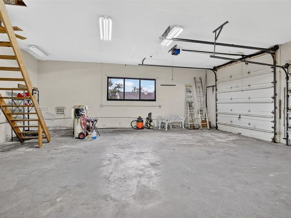 100 NW 129th Ave, Plantation FL 33325