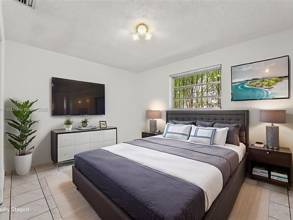 1712 SW 13th St, Miami FL 33145