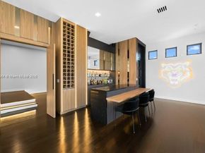1530 Island Blvd, Aventura FL 33160