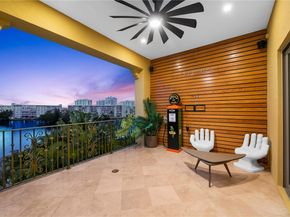 1530 Island Blvd, Aventura FL 33160