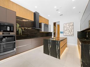 1530 Island Blvd, Aventura FL 33160