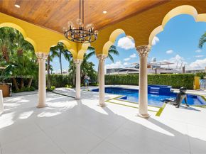 1530 Island Blvd, Aventura FL 33160