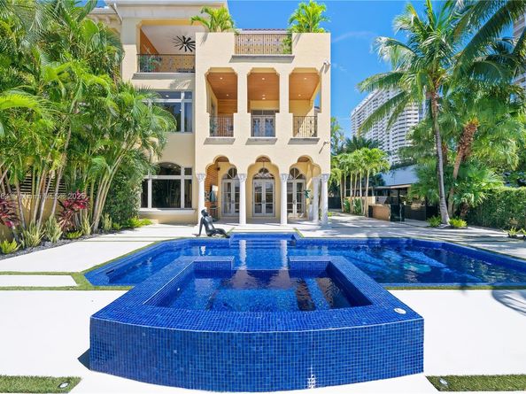 1530 Island Blvd, Aventura FL 33160