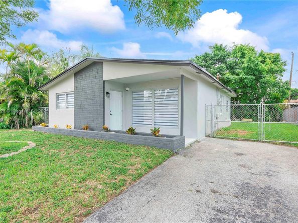 9731 NW 24th Pl, Sunrise FL 33322