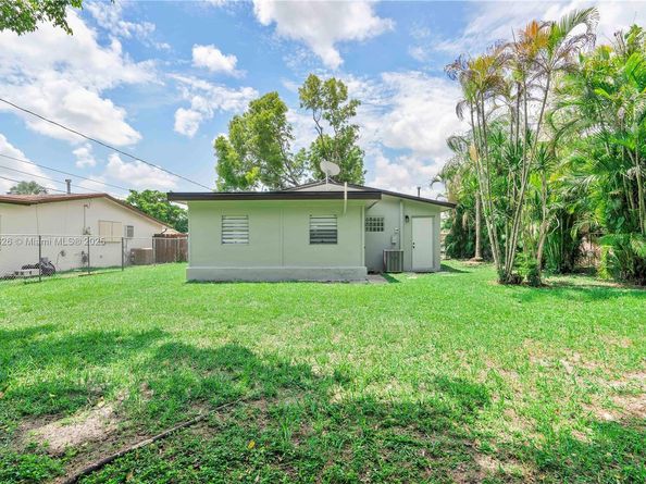 9731 NW 24th Pl, Sunrise FL 33322