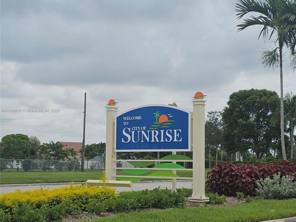 9731 NW 24th Pl, Sunrise FL 33322