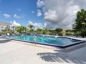 873 NE 195th St 107, Miami FL 33179