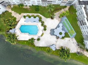 873 NE 195th St 107, Miami FL 33179