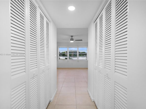 873 NE 195th St 107, Miami FL 33179