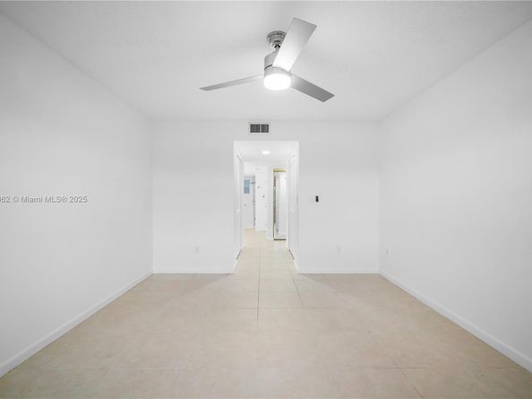 873 NE 195th St 107, Miami FL 33179