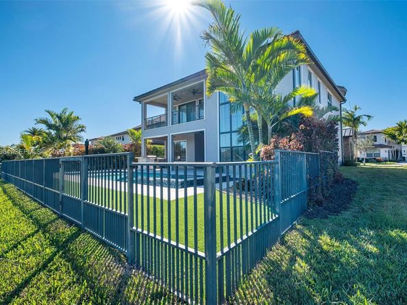 11475 E Watercrest Cir E, Parkland FL 33076