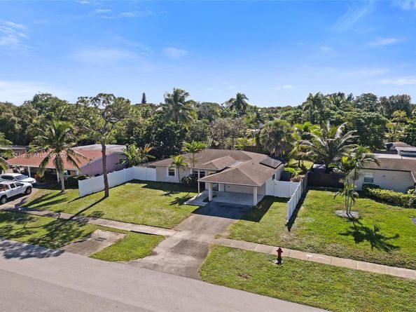 3350 Berkeley Blvd, Fort Lauderdale FL 33312