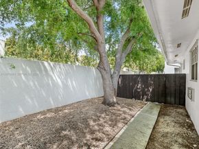 571 NE 67th St, Miami FL 33138