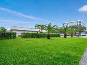 2601 NE 32nd St, Fort Lauderdale FL 33306