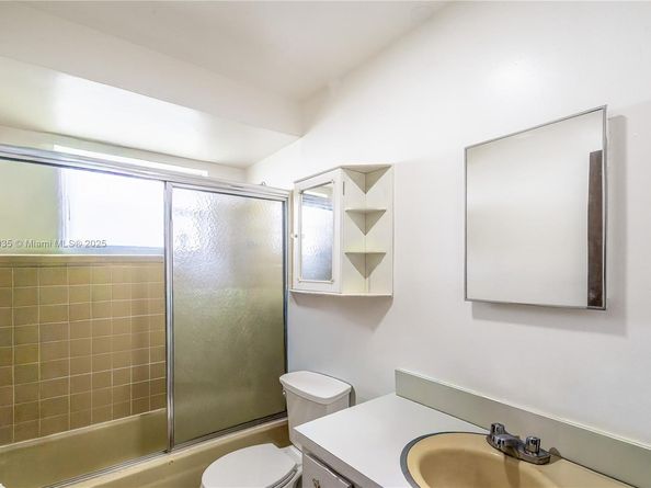 2601 NE 32nd St, Fort Lauderdale FL 33306