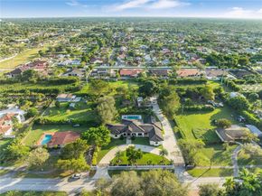 10398 SW 64th St, Miami FL 33173