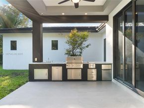 10398 SW 64th St, Miami FL 33173