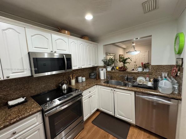 1400 Salzedo St 208, Coral Gables FL 33134